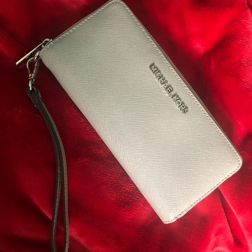 Micheal Kors Wristlet